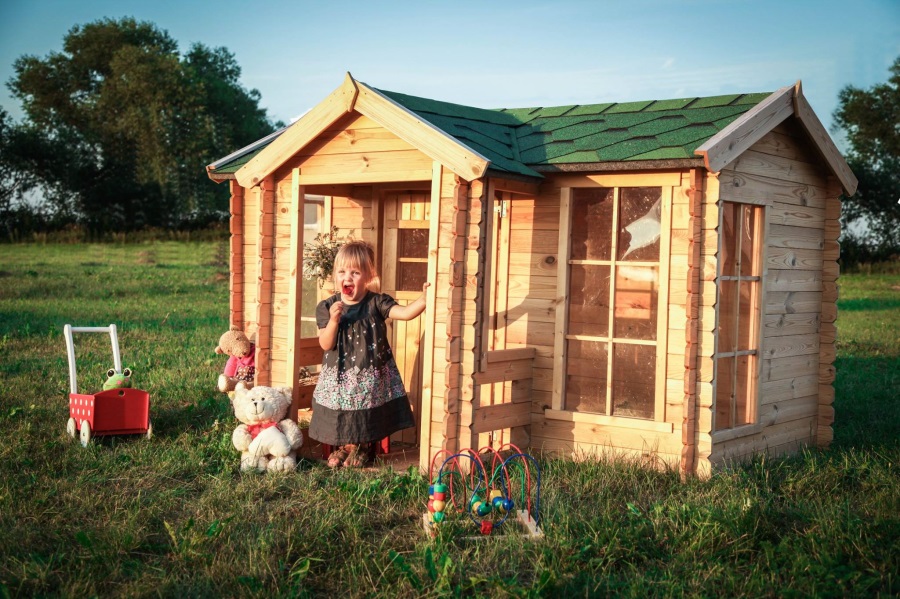 Dětský dřevěný domek M520 235x175x151cm