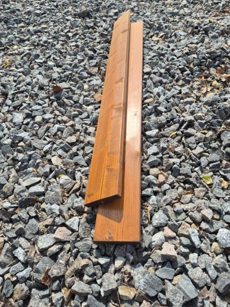 Plotovka dřevěná 18 x 95 x 800  mm - severský smrk, kvalita AB - finální nátěr Zlatý dub